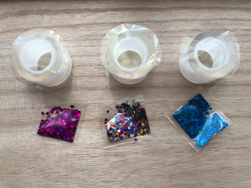 ダイソーの「テープ風船」のデコレーションパーツはピンク系、ブルー系、マルチカラーの3色