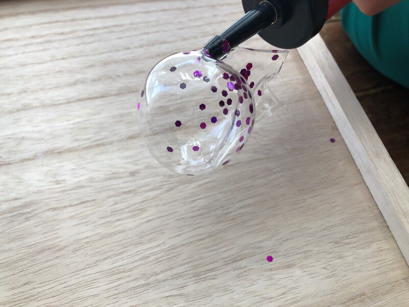 空気の漏れがないか確認しながら、空気を入れていく