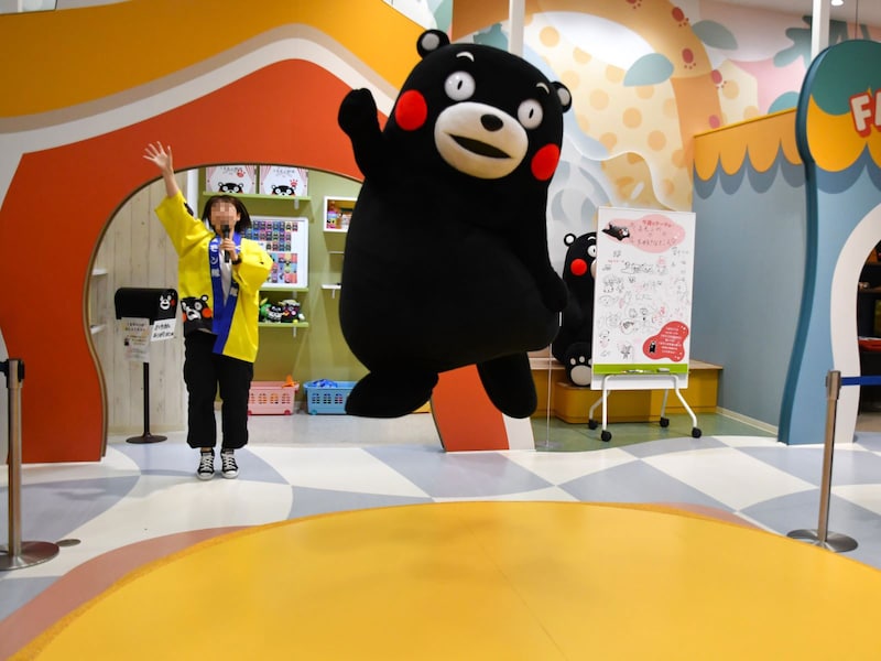 大ジャンピンぐま~=8月2日、熊本市