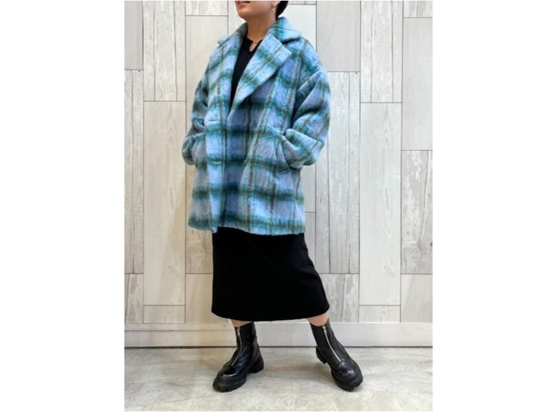 フロント部分はジップアップのブーツははきやすさも抜群 出典:WEAR