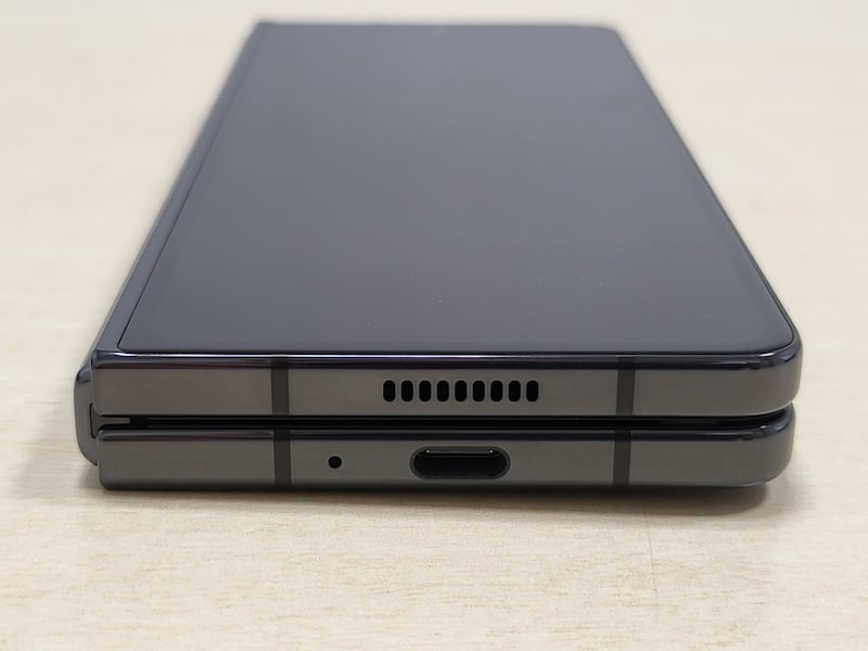 薄くなったヒンジ部分