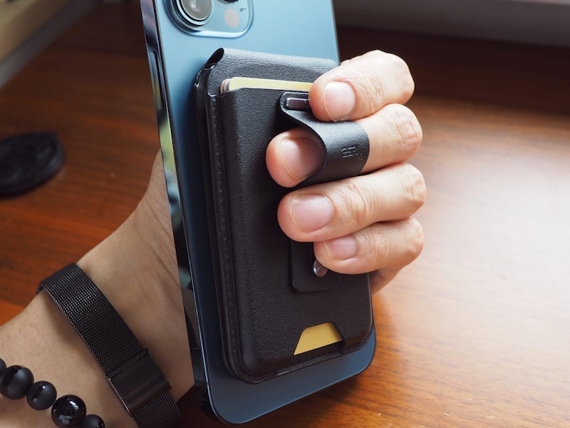 iPhoneを使うときの“持ち手”になる