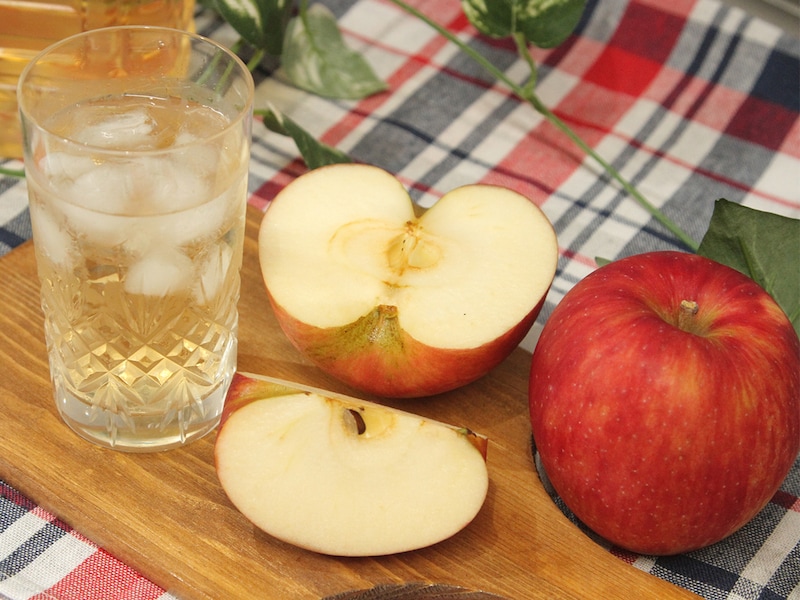 リンゴ酢に含まれる酢酸には脂肪燃焼、血糖値抑制といった効果がある