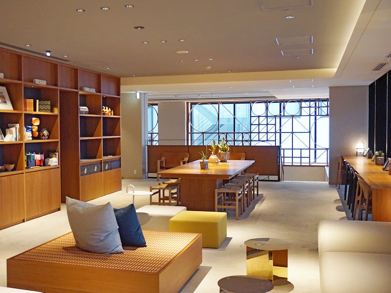 OMO5沖縄那覇 by 星野リゾート「ゆんたくライブラリー」