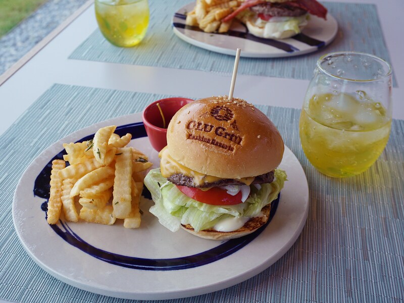 星野リゾート オールーグリルのハンバーガー