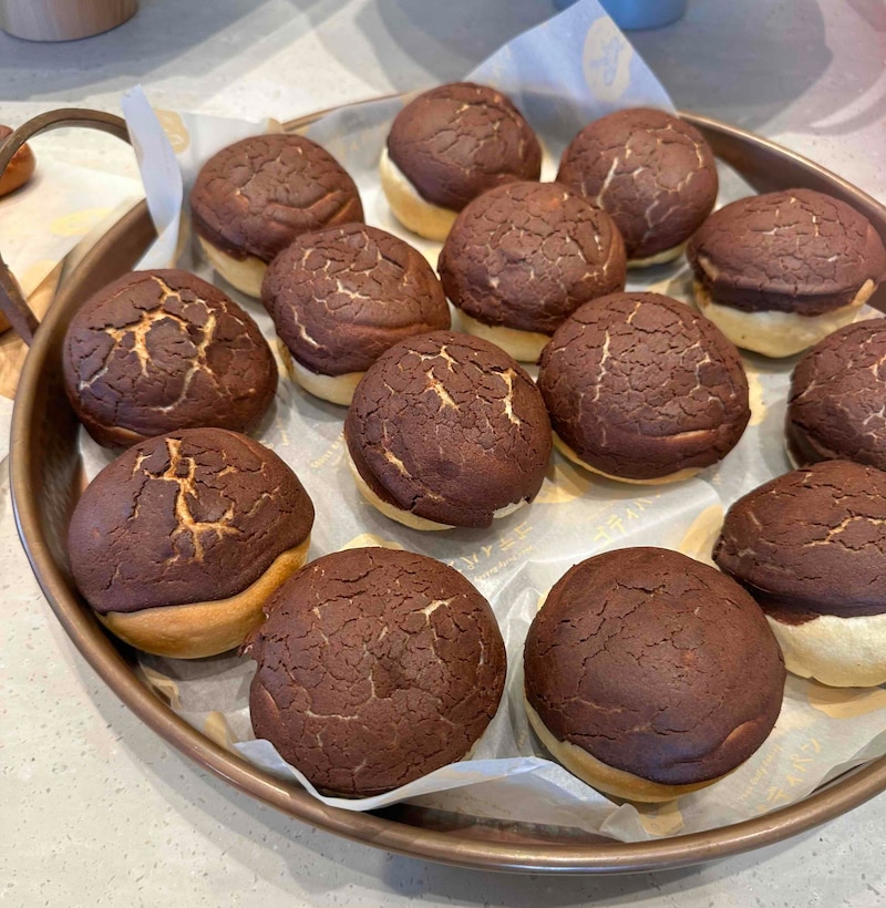 「ショコラティエのカレーパン」（税込453円）