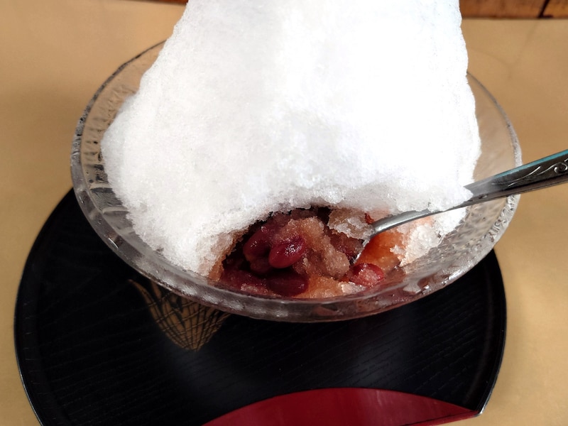 氷の下の金時のモチモチ感や甘さなどの味わいが、お店によって微妙に違う