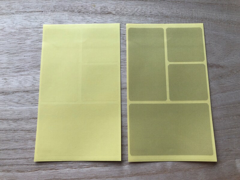 ダイソーの「お直しシール」は2種のシールが入っている