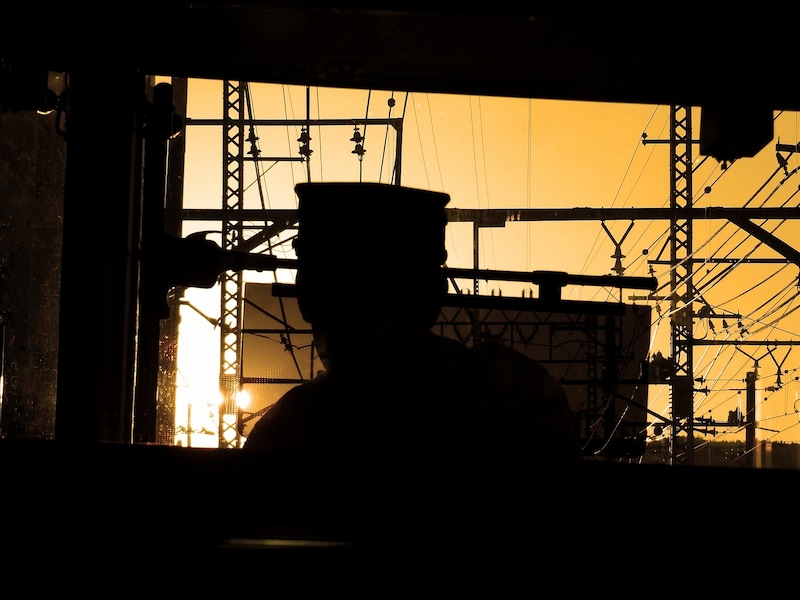 乗客の疲れた体も心も癒す運転士のアナウンスに注目したい