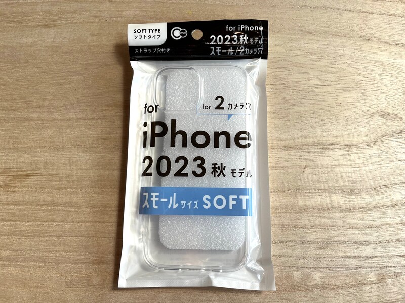 キャンドゥの「for iPhoneスモール 2カメラ穴」
