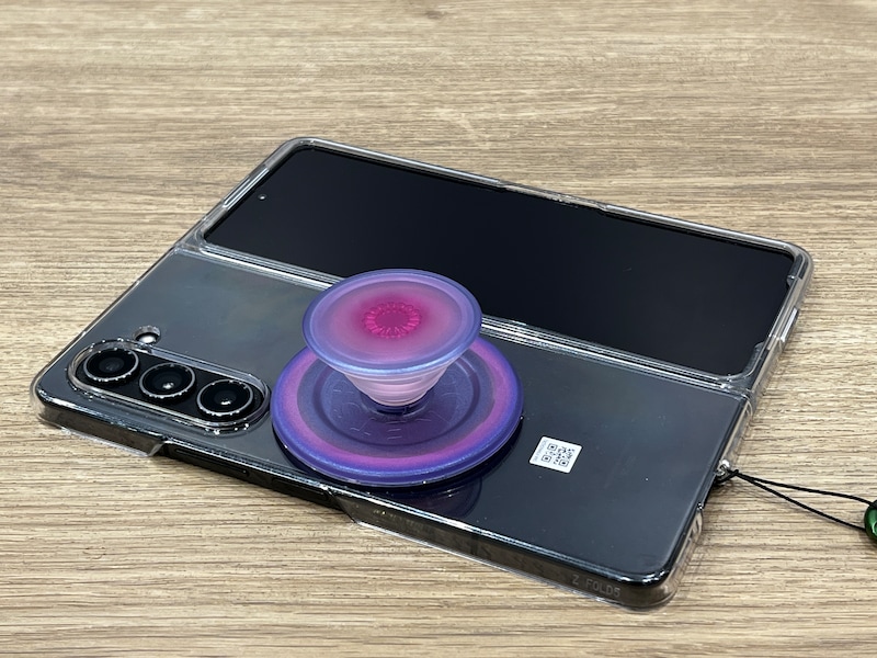 マグネットアダプターリングでGalaxy Z Fold5に装着