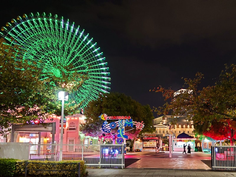クリスマスツリーがあったのは「よこはまコスモワールド」ブラーノストリート・ゾーン