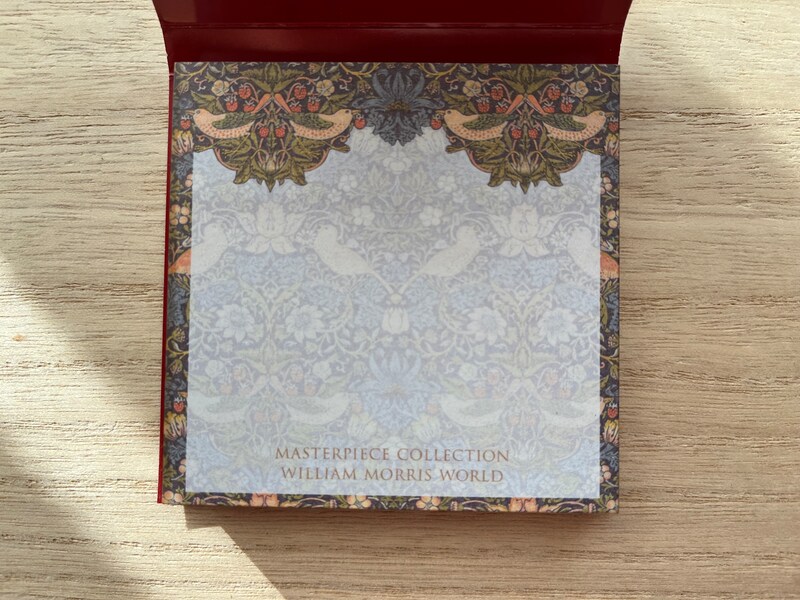 サイズは75×75mmで、文字を書くスペースも広め