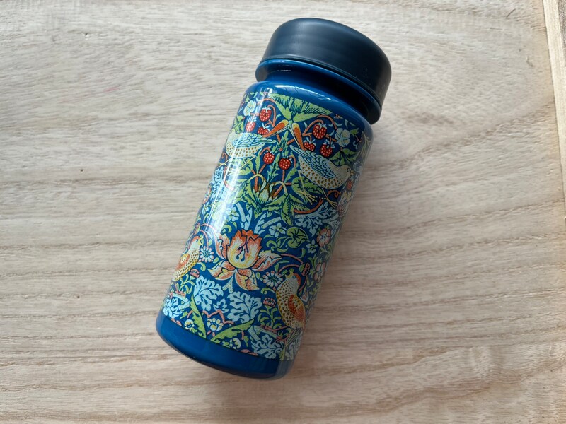 セリアのウィリアム・モリスグッズ「ウォーターボトル」