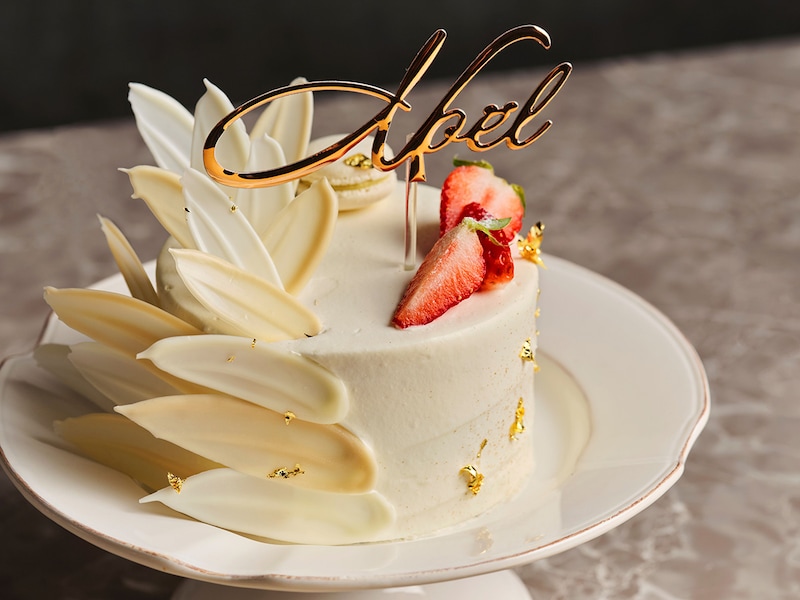 リストランテ マンジャーレ ウォーターエッジ YOKOHAMA「天使の羽のホワイトヴェール・クリスマスケーキ」（3.5号 3000円、4号 5200円）※いずれも税込