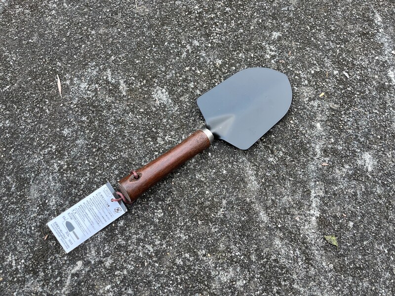 セリアの「木柄 移植こて太」