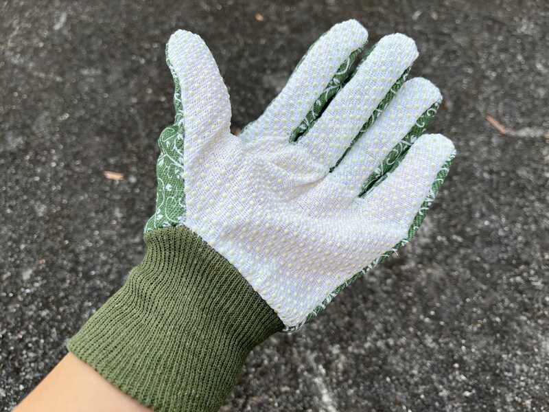 セリアの「ガーデニンググローブ」は滑り止め付き