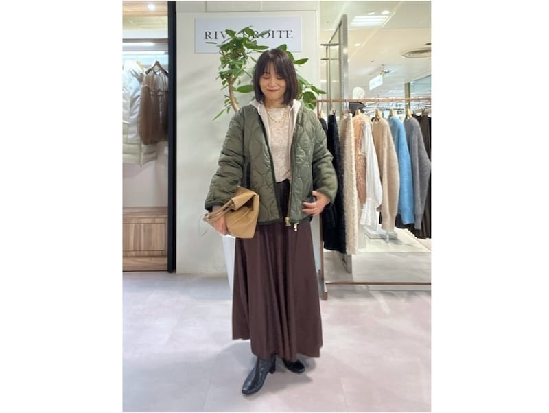 【OKコーデ】揺れ感のあるアイテムをプラスするとアクセントに 出典:WEAR