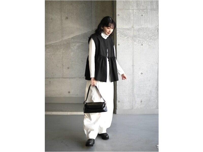 着心地がよく着やすいシンプルなトップスがいつも見つかるのもうれしい　出典：WEAR