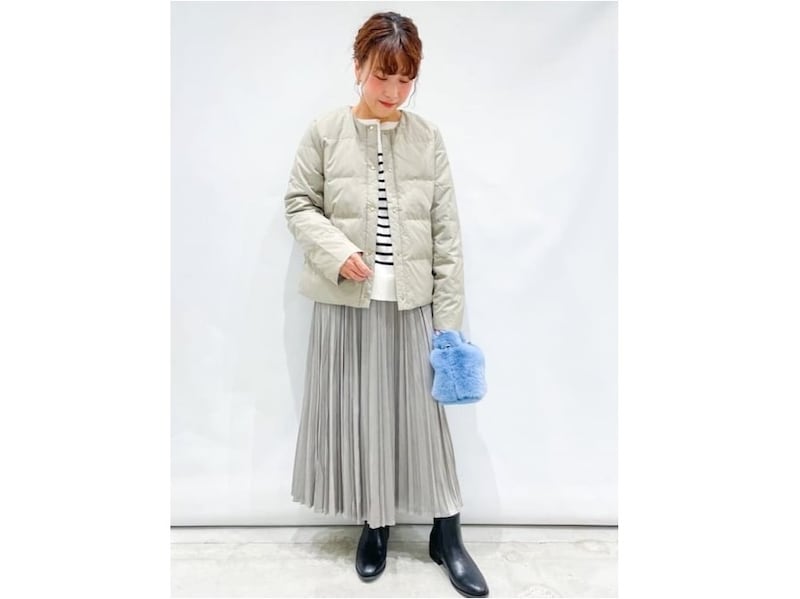 軽くて暖かく、さっと羽織れて使いやすい一枚ならショートダウンを 出典:WEAR