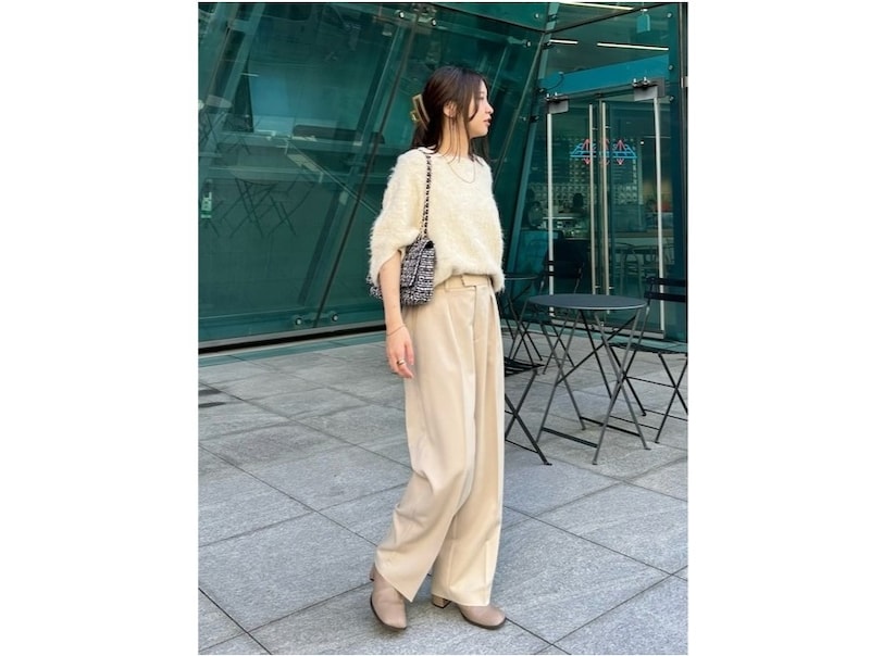 【OKコーデ】トレンドのシャギーニットなど素材でメリハリを 出典:WEAR