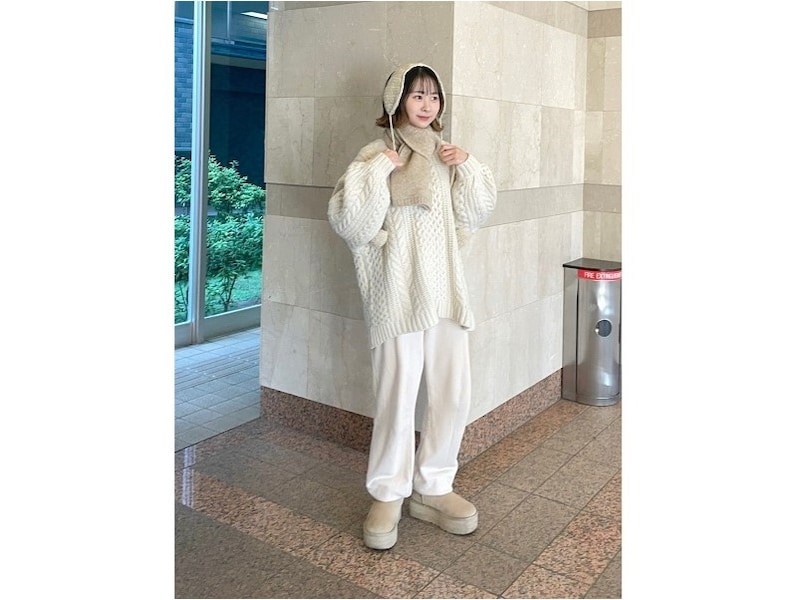 楽ちんなカジュアルスタイルもホワイト系ならおしゃれ度アップ 出典:WEAR