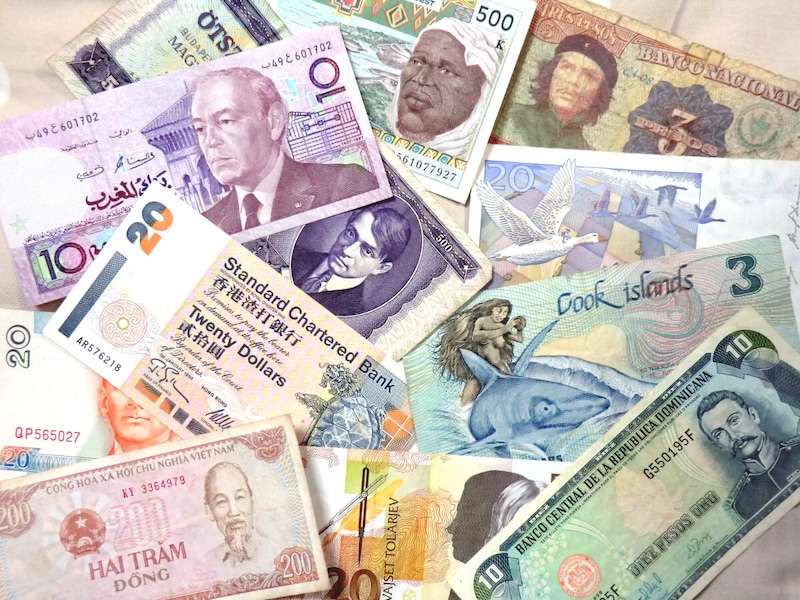 国際線航空チケットの価格変動は、為替の動きだけでは説明はつきません