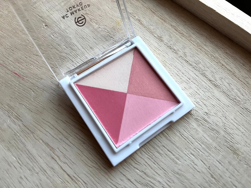 キャンドゥの「ミックスチークカラー」は4色を混ぜて使うのもおすすめ