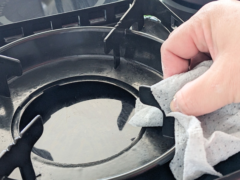 つまんで掃除できる「水回りの汚れ用　掃除シート」