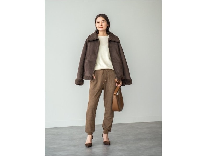 ムートン調のデザインでコーデの主役になるアウター　出典：StyleHint