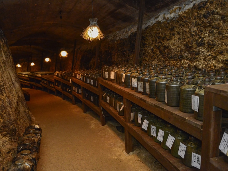 宮古島にある多良川酒造 (C)OCVB