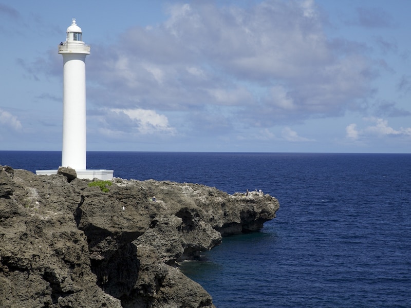 残波岬からは雄大な海の絶景が見渡せる (C)OCVB