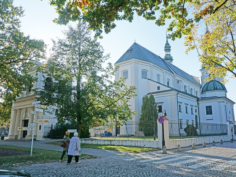  ウォヴィチの旧市街中央広場にある教会