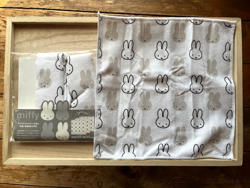 キャンドゥのミッフィーグッズ「マイクロファイバーふきん 抗菌・防臭加工付き」