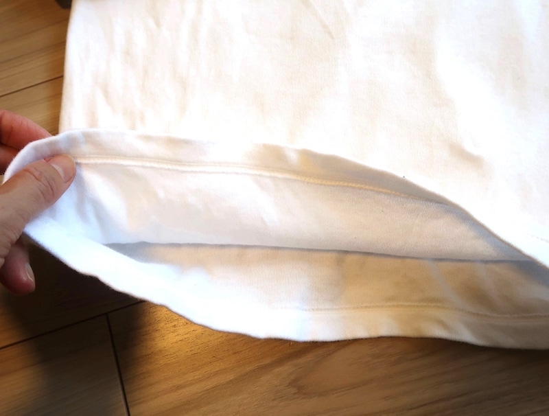 Tシャツと同じような裾の処理で見えても「インナー感」がないのがうれしい