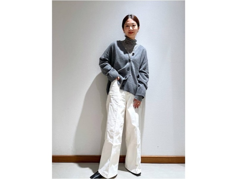 【OKコーデ】ボトムスで「白」を取り入れると清潔感もアップ 出典:WEAR