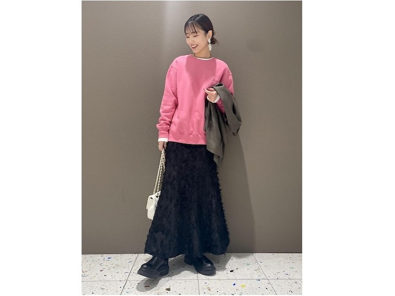 スウェットで気負わず取り入れるのもおすすめです 出典:WEAR
