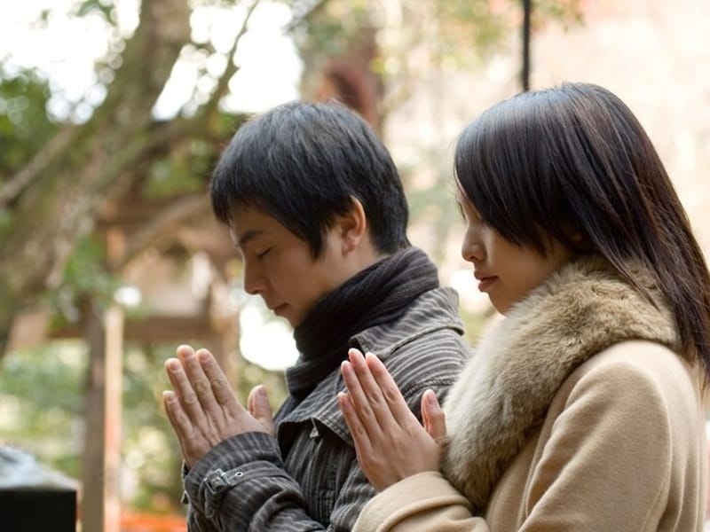 初詣とは、その年初めて社寺に参詣すること。厳密に行く日が決まっているわけではない