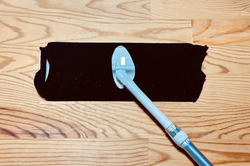 タイツから作ったシート。ワイパー本体にピタッとフィットするのも良いです。わざわざ作ったぶん愛着も!?