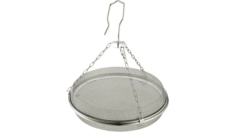 ドライフルーツ用バスケットは干し野菜にも大活躍。干物用やアウトドアの食器用など2、3段のネットはリーズナブルでもありおすすめです。