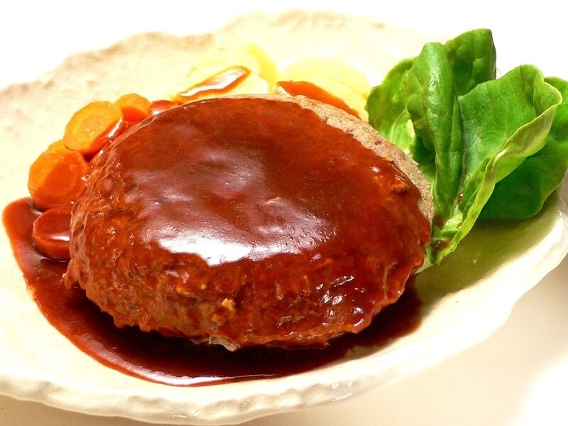 炊飯器でハンバーグを作るレシピ!チーズ入り巨大ハンバーグの作り方