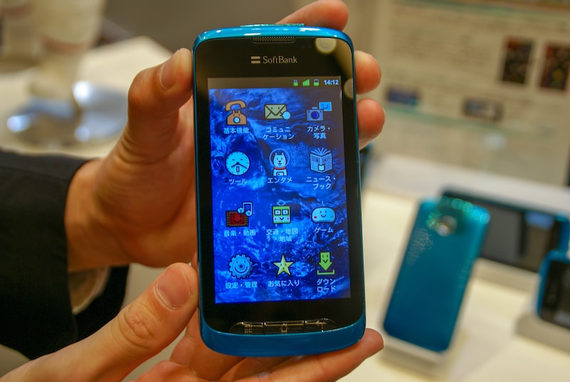 現在広く普及しているスマートフォンも、データ通信が高速になった3G時代に急速に普及が進んだものの1つだ