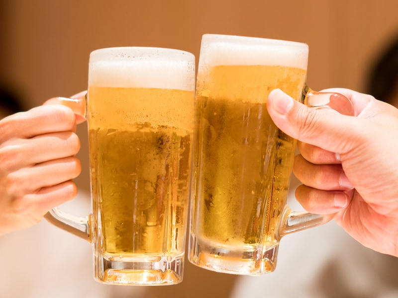 お酒を飲むことは一時的な空腹感にもつながります