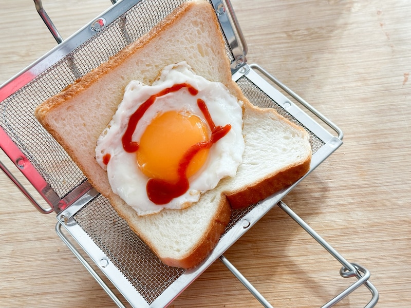 目玉焼きのホットサンド
