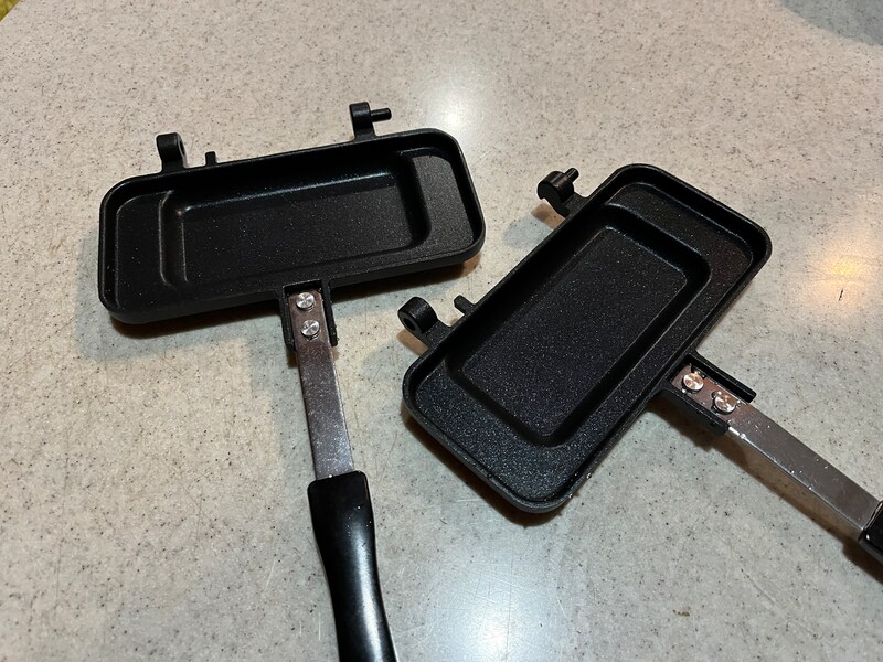 キャンドゥの「ホットサンドメーカー」は外れるようになっている