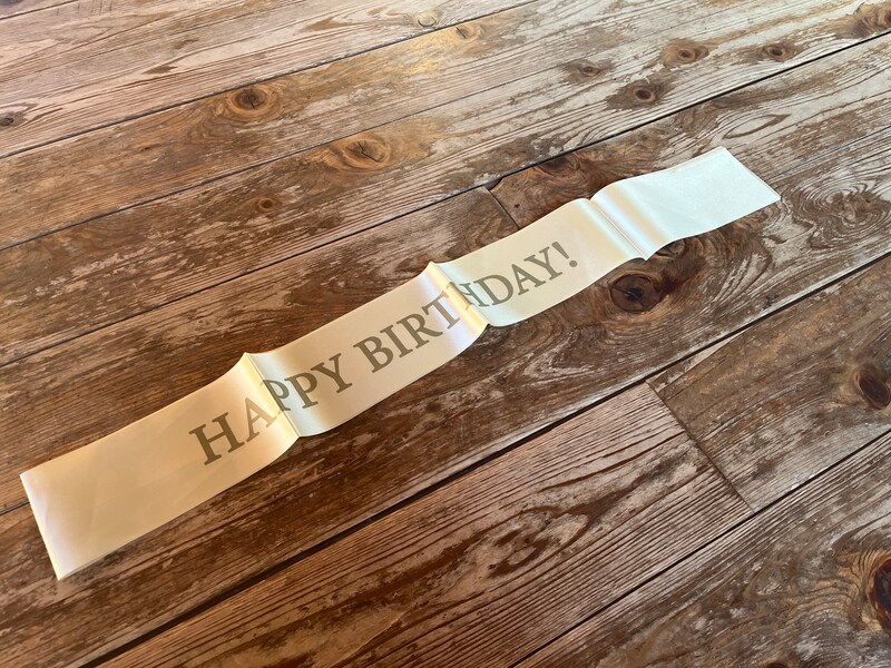 「HAPPYBRITHDAY」と書かれている