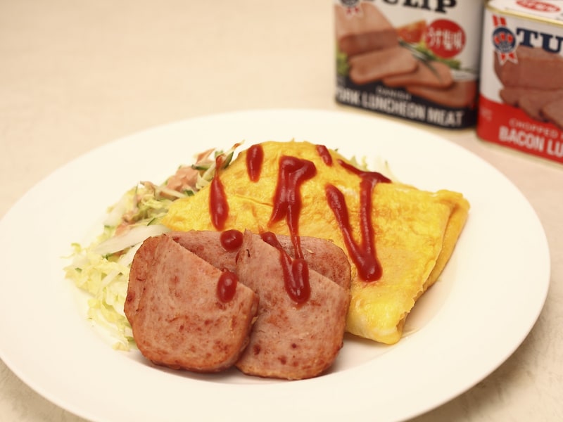 ポークたまごのポークは、どのメーカーのものも「ポーク」 (C)OCVB