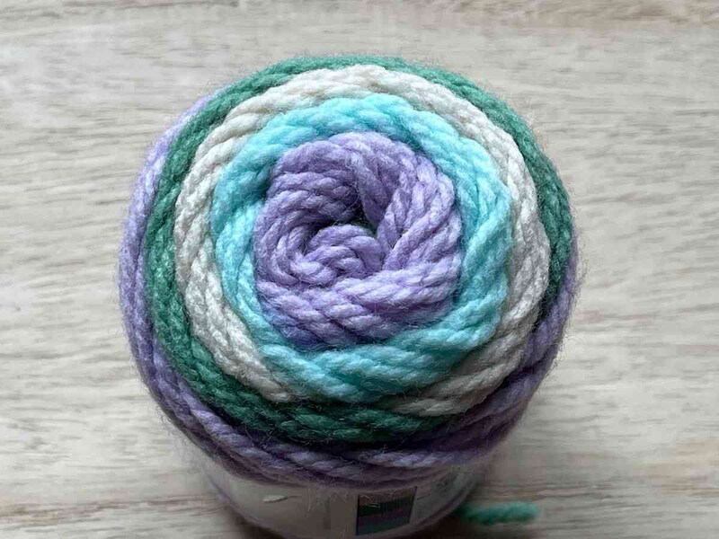 セリアの「NEWケーク」は色使いも可愛い