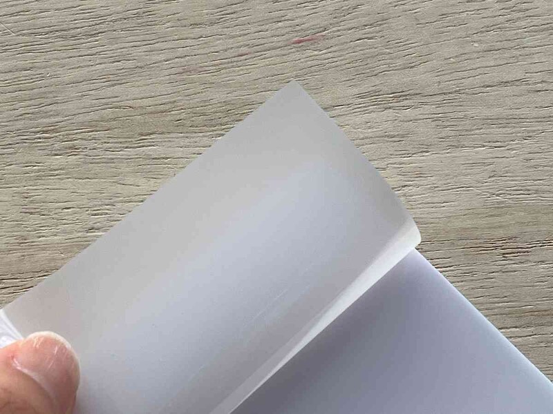 セリアの「半透明フィルム付箋カラー」は下の文字も見える半透明