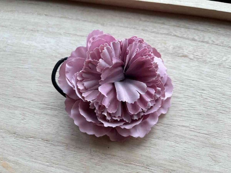 セリアの「フラワーアクセサリー ポニー アンティークフラワー」